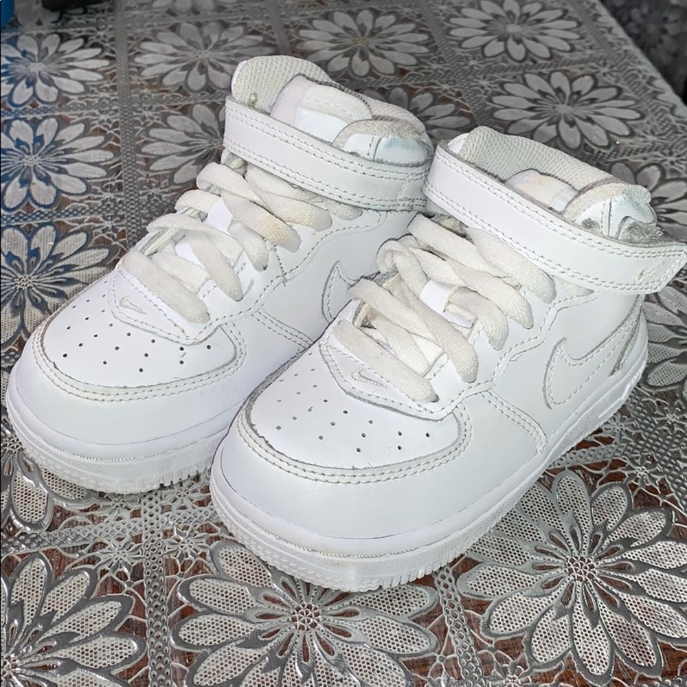 White Nike Air Force Ones - High Top